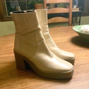 URBAN OUTFITTERS Chelsea Platform Boot 9